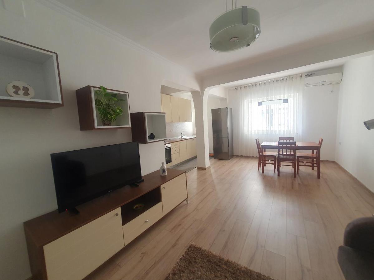 Apartment In The Heart Of Tirana , Bllok Eksteriør billede
